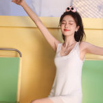 白鹿资讯站禁言白鹿粉丝：事件背后的深层解析与影响